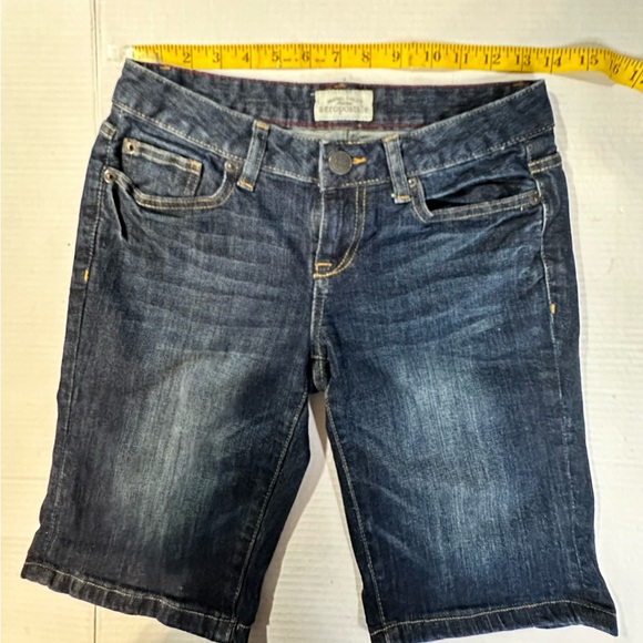 Aeropostale Women's Size 1/2 Blue Denim Bermuda Jean Shorts Zip Up Faded - Picture 4 of 7